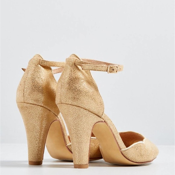 Modcloth Chelsea Crew Scallop Your Alley Heel - Picture 3 of 10